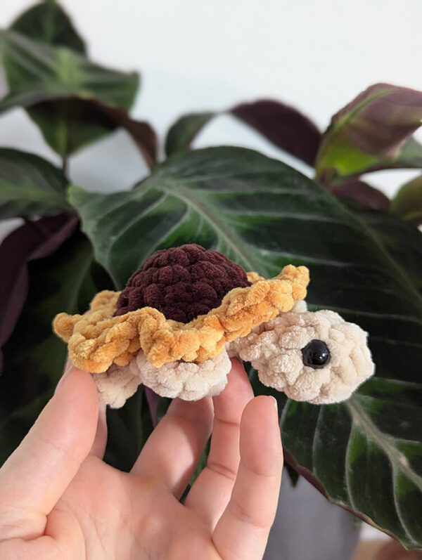 peluches tortues à fleur fait à la main au crochet