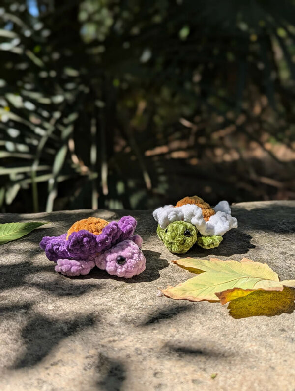 peluches tortues à fleur fait à la main au crochet
