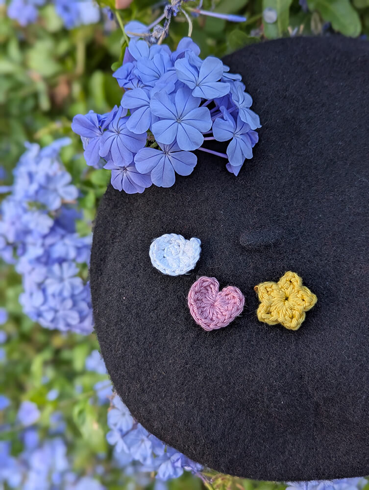 atelier épingles cœur étoile coquillage béret