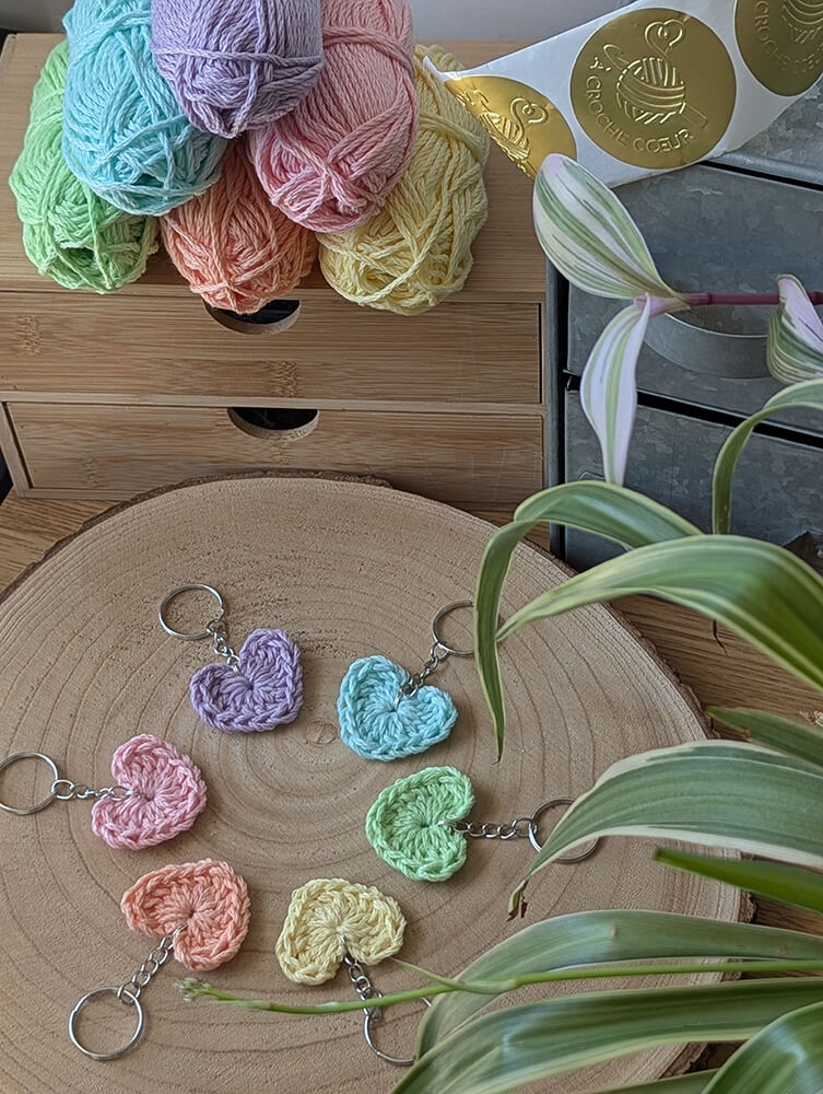 porte clé phosphorescent cœur fait main au crochet