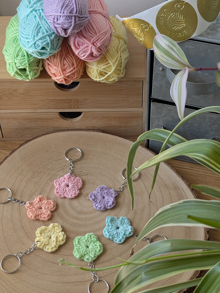 porte clé phosphorescent fleur fait main au crochet