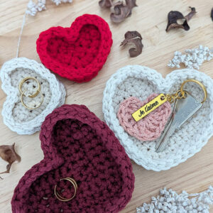 Panier vide poche cœur fait main au crochet