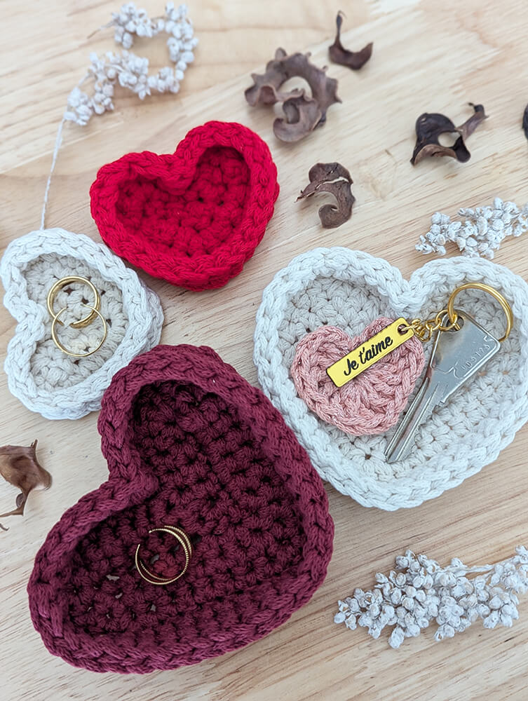 Panier vide poche cœur fait main au crochet